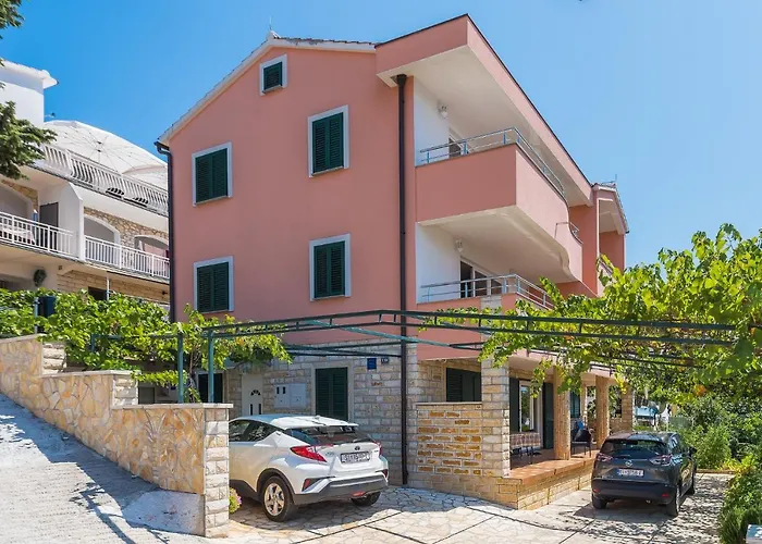 Apartments Hari Tisno