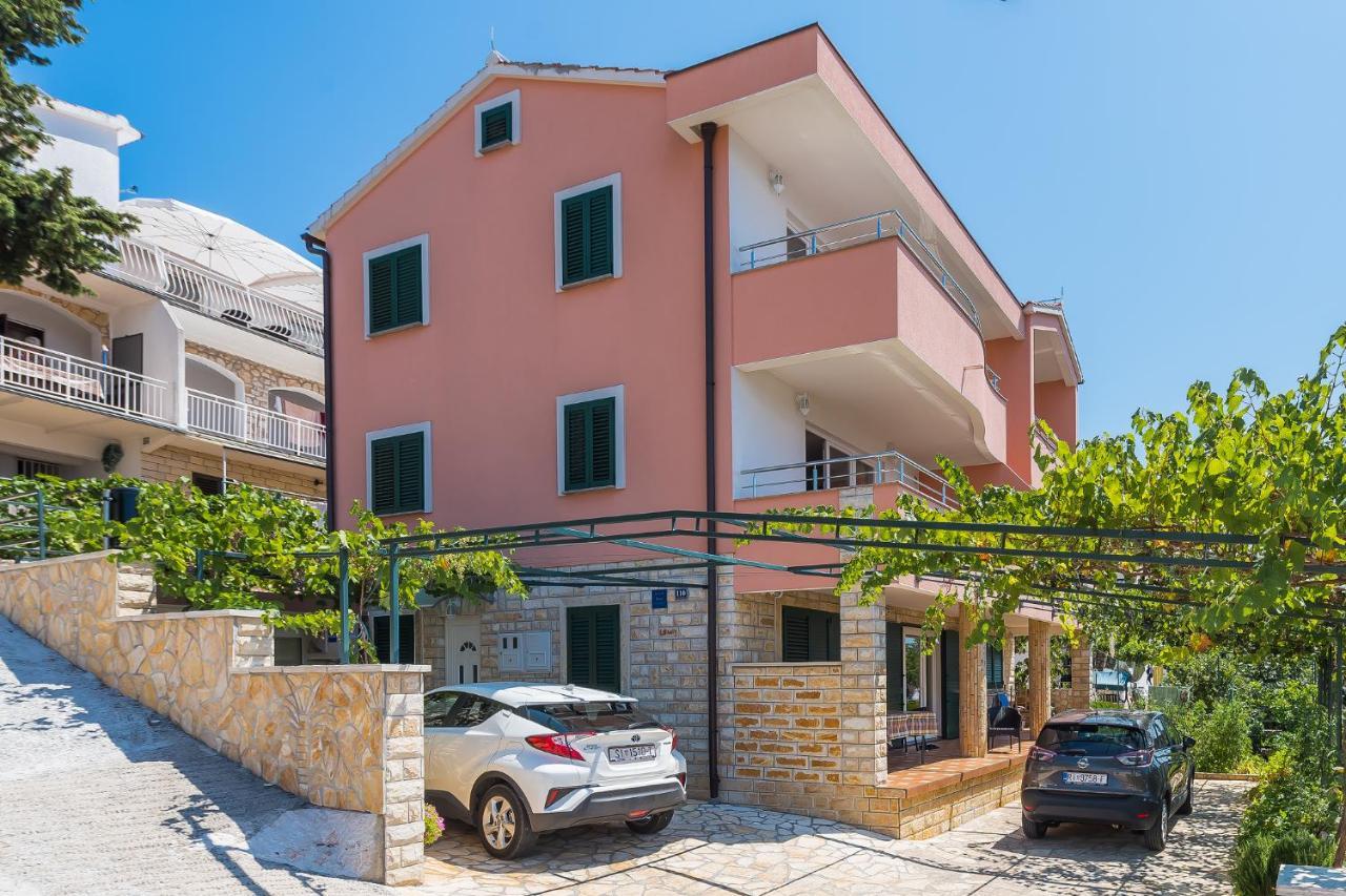 Hari Apartment Tisno