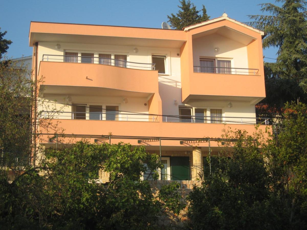 Hari Apartment