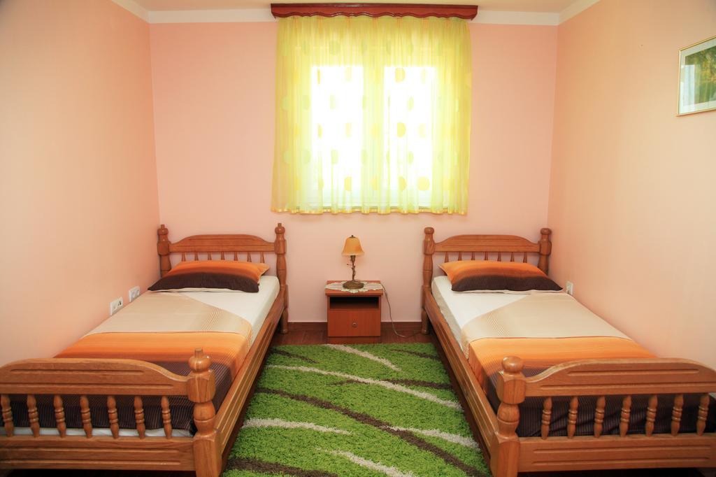 Apartment Hari Tisno